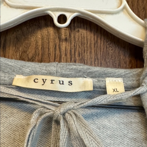 Cyrus Light Gray Knit Top - Picture 5 of 8